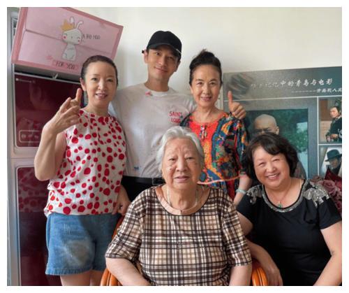 妈妈和表哥 我妈妈的表哥 